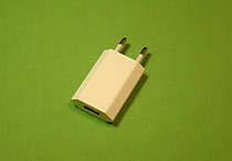 Сетевой USB адаптер для iPhone 1А (без упаковки)